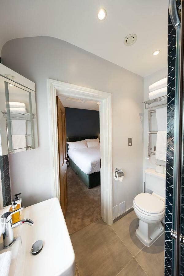 The Kings Arms Hotel Kingston upon Thames  Ngoại thất bức ảnh