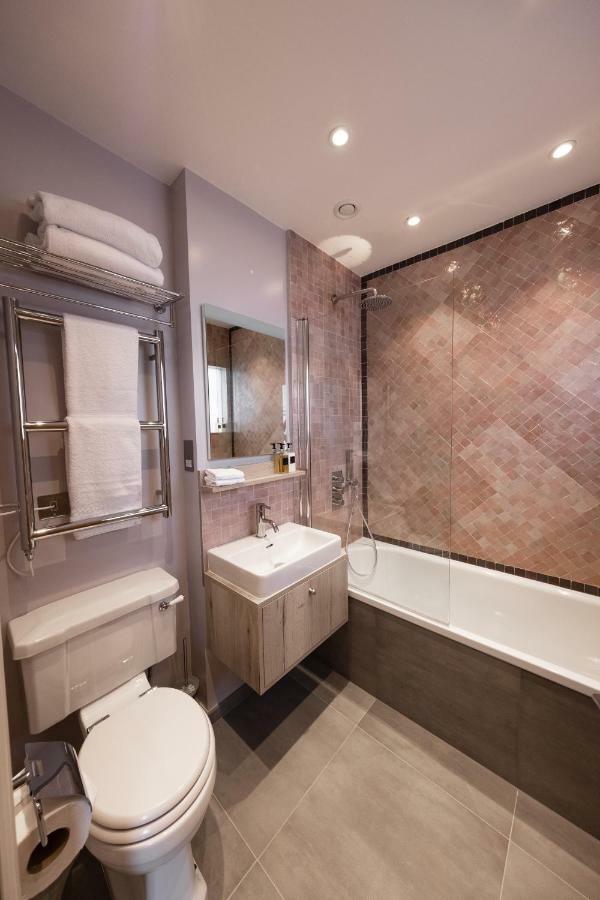 The Kings Arms Hotel Kingston upon Thames  Ngoại thất bức ảnh